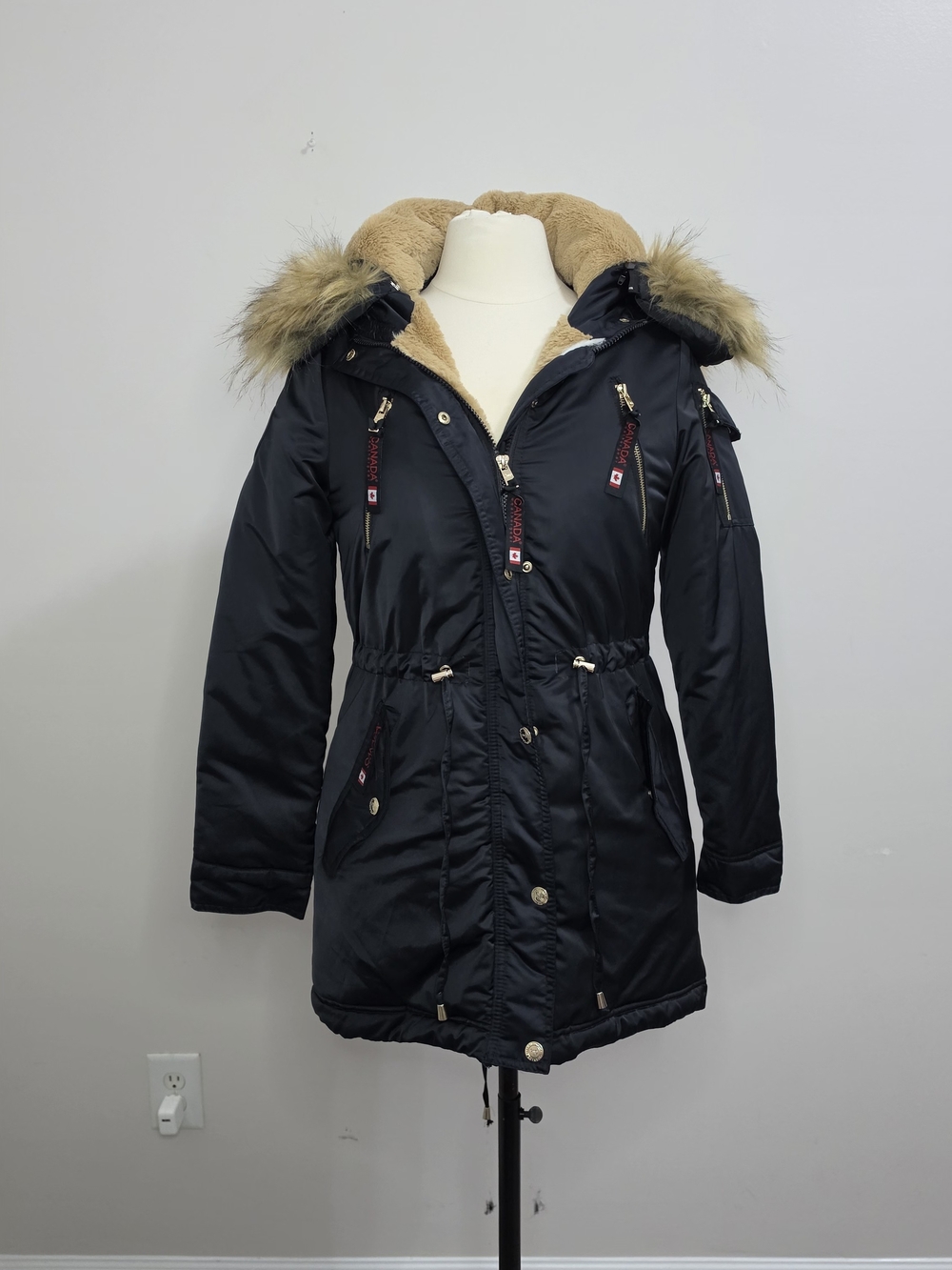 Women's CANADA weathergear Black Puffer Jacket with Tan Faux Fur Trim S